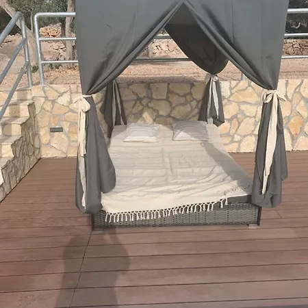 Strandhaus Danica Bain Mit Pool Und Fruehstueck * Pristanisce