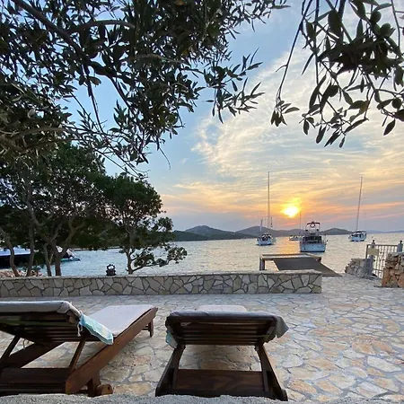 Strandhaus Danica Bain Mit Pool Und Fruehstueck *
