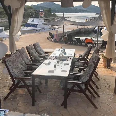 Strandhaus Danica Bain Mit Pool Und Fruehstueck 別荘