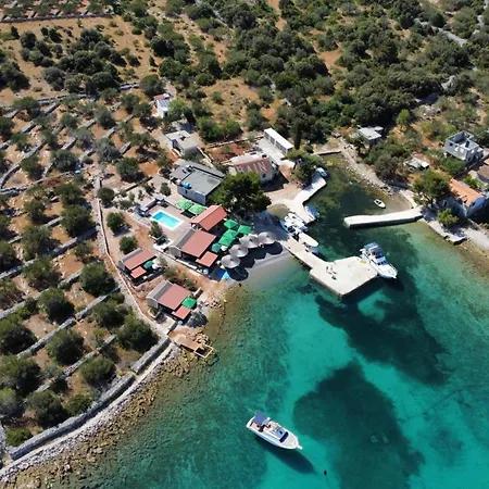 Strandhaus Danica Bain Mit Pool Und Fruehstueck