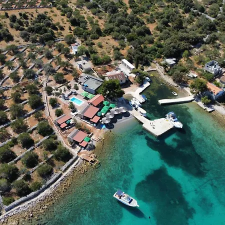 Strandhaus Danica Bain Mit Pool Und Fruehstueck