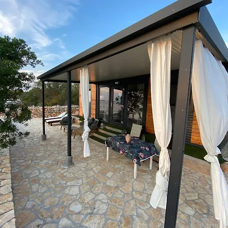Strandhaus Danica Bain Mit Pool Und Fruehstueck 別荘